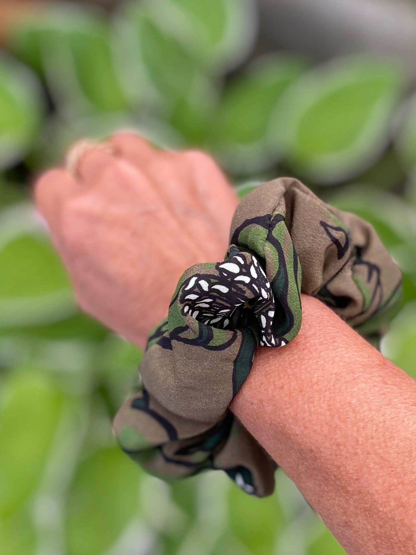 Sumptuous silk scrunchie in green and khaki - full