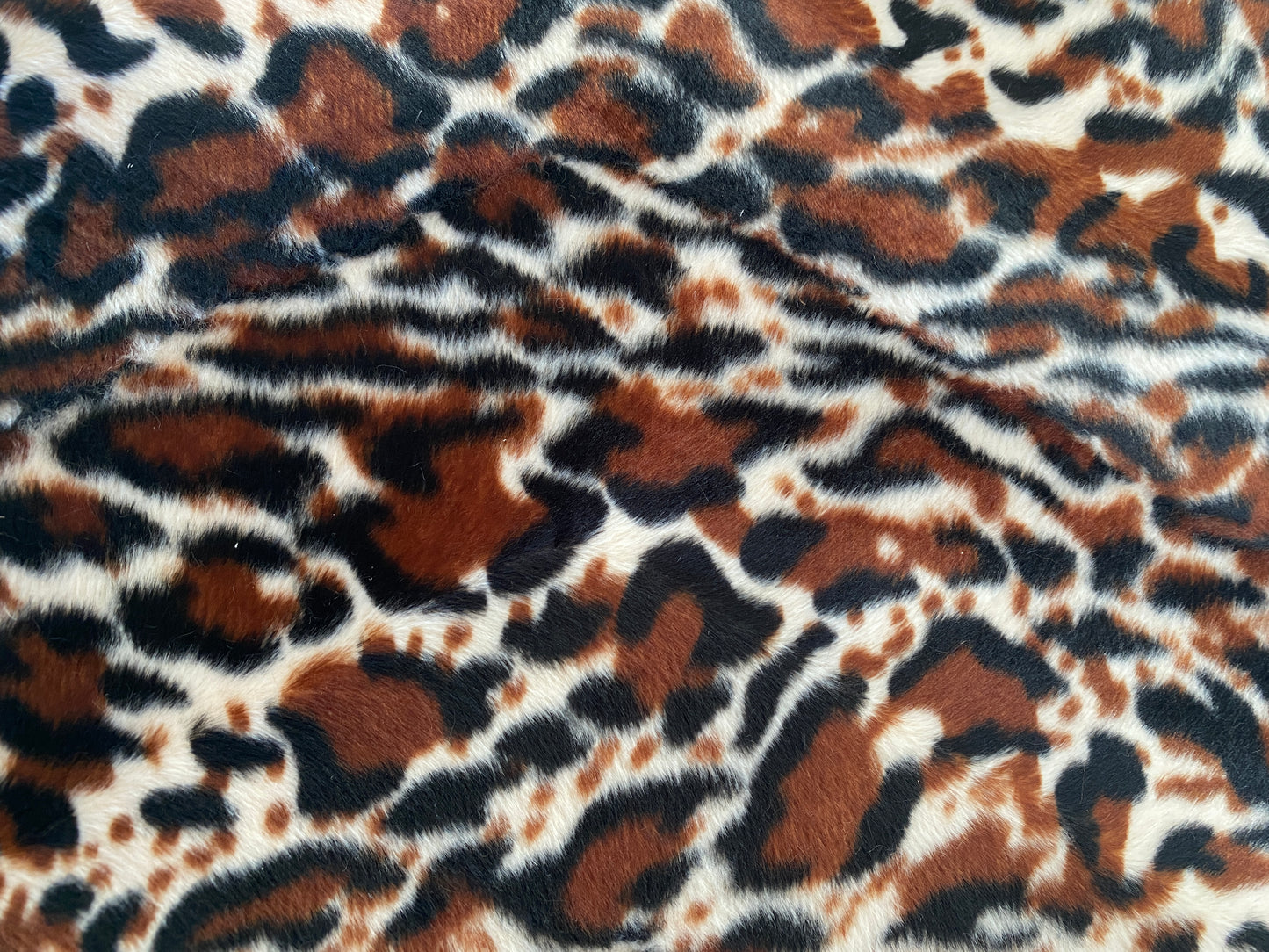 Soft and fluffy faux fur leopard scrunchie - slim