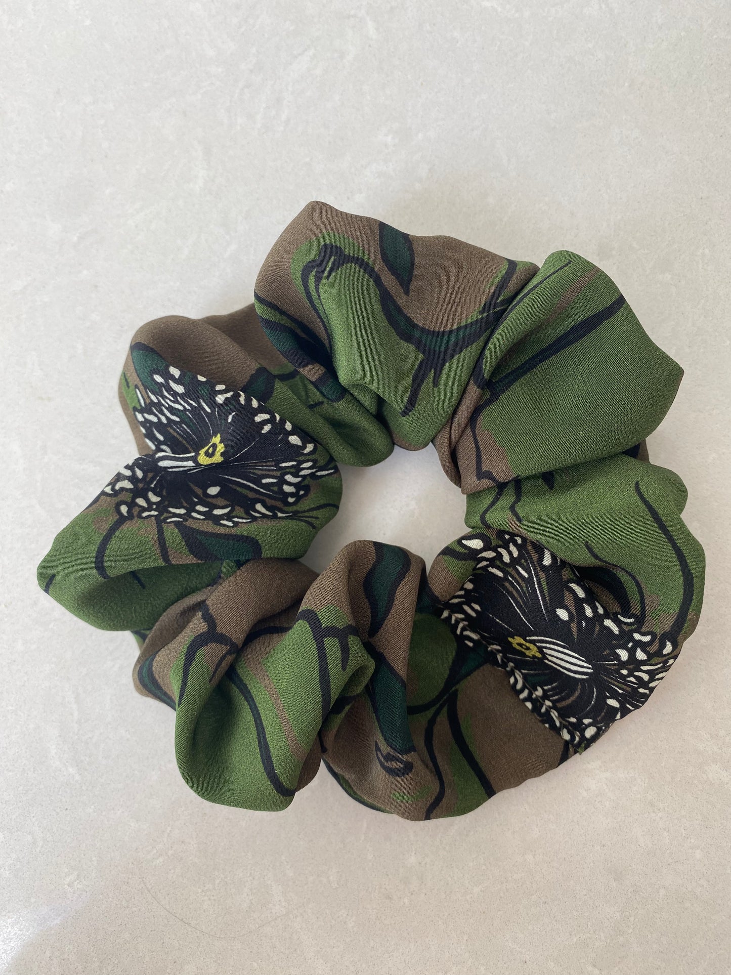 Sumptuous silk scrunchie in green and khaki - slim