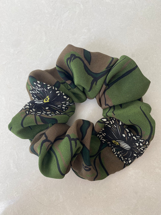 Sumptuous silk scrunchie in green and khaki - slim