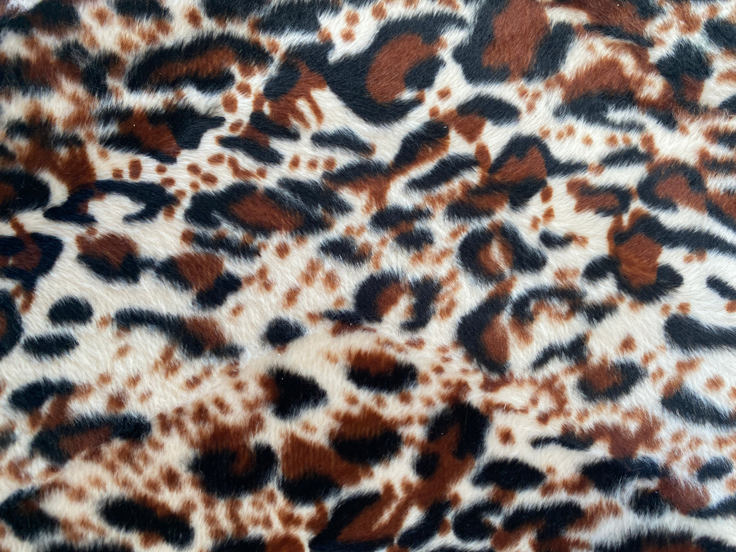 Soft and fluffy faux fur leopard scrunchie - slim