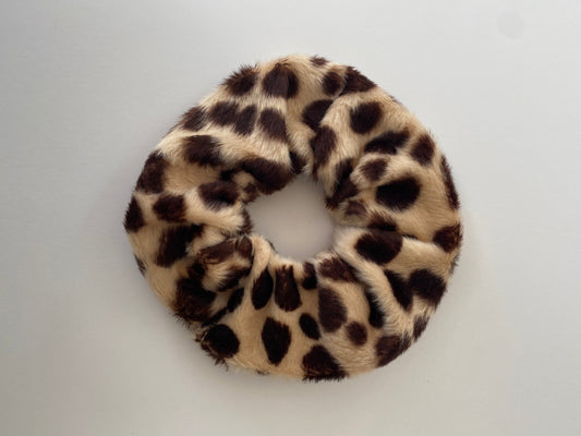 Soft and fluffy faux fur cheetah scrunchie - slim