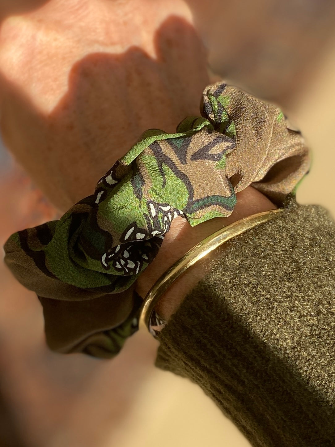 Sumptuous silk scrunchie in green and khaki - slim