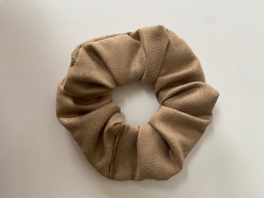 Faux suede scrunchie in mink- slim