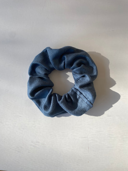 Faux suede scrunchie in denim - slim