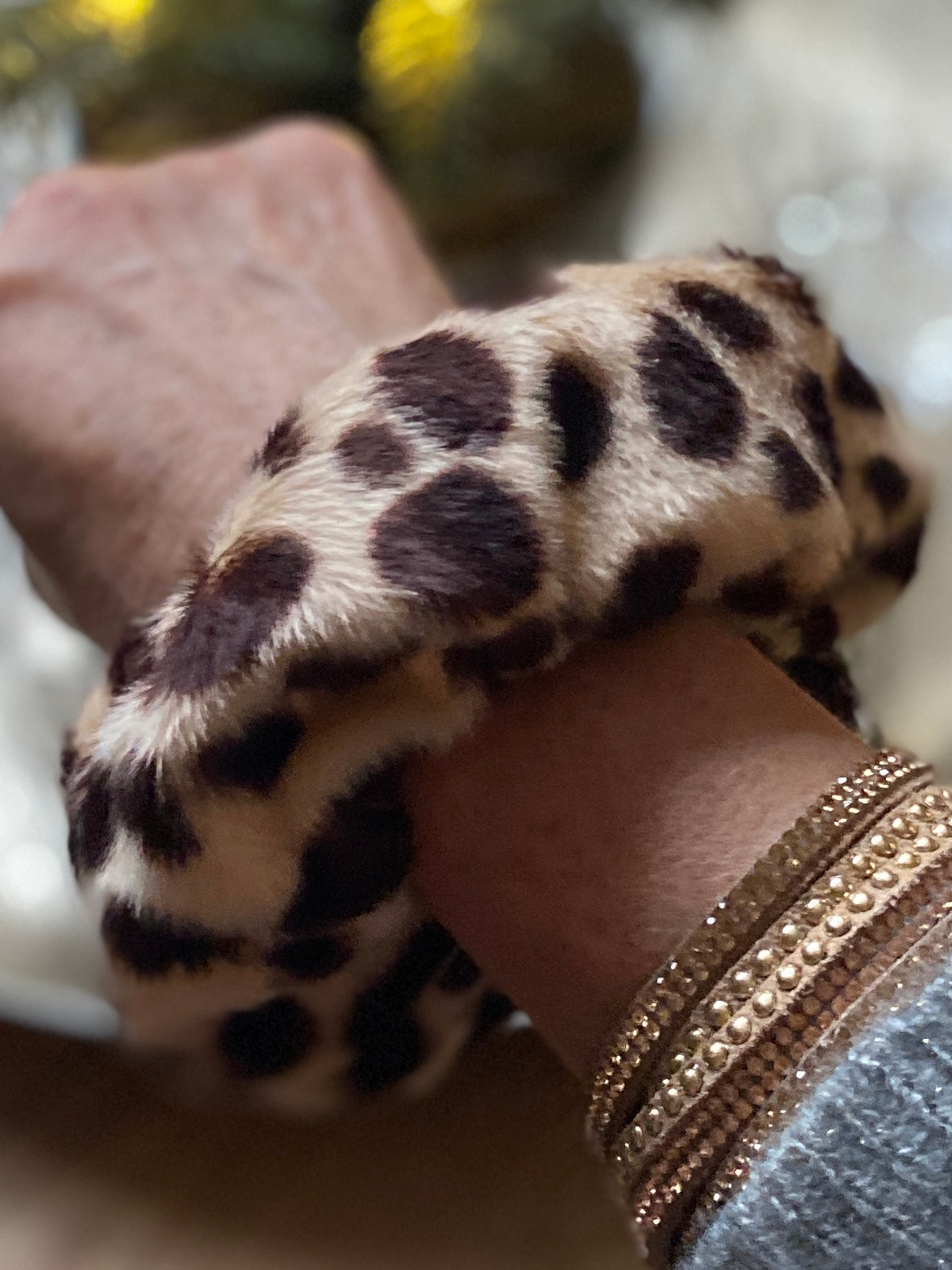 Soft and fluffy faux fur cheetah scrunchie - slim