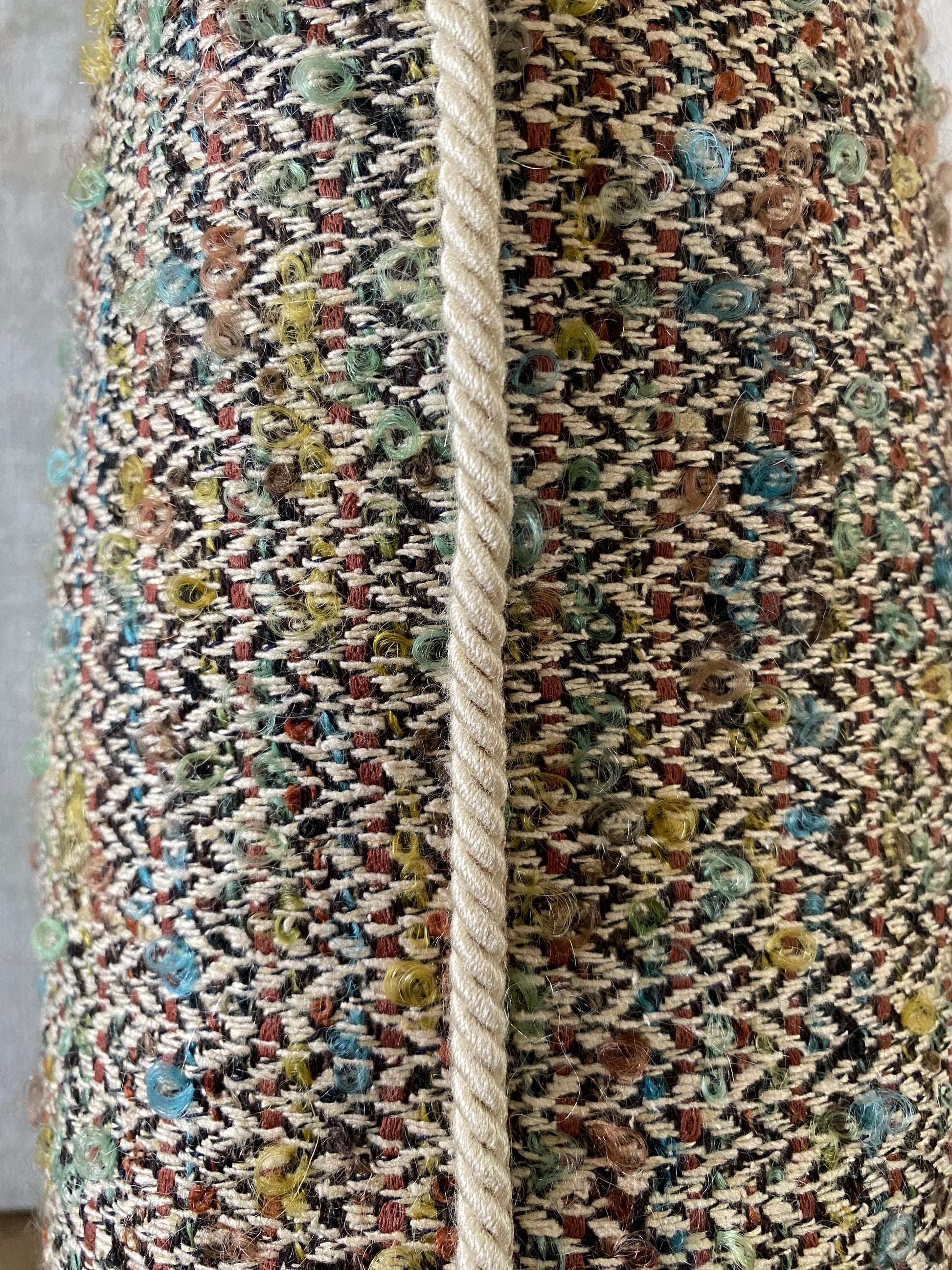 Close up of the cord trimming on the cushion