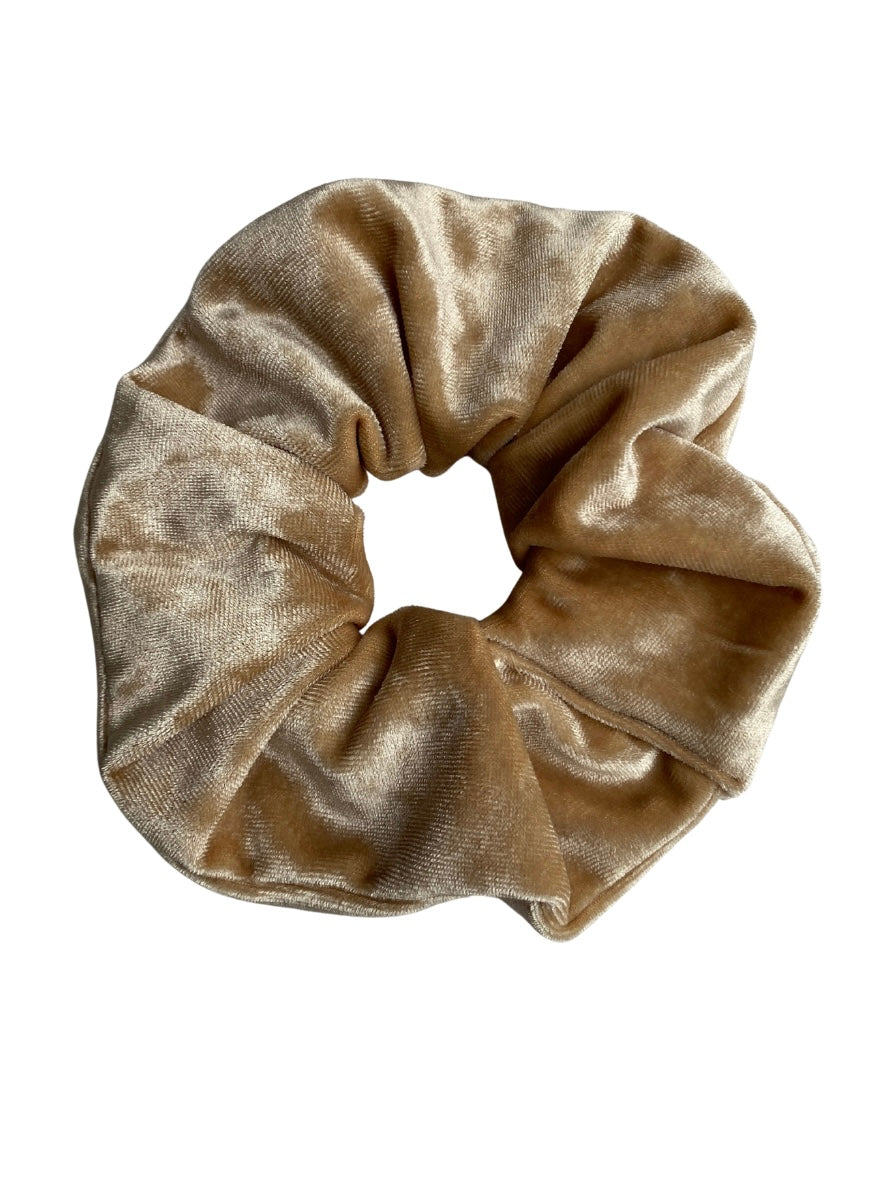 Gold crushed velvet scrunchie – Sarah Savery-Smith